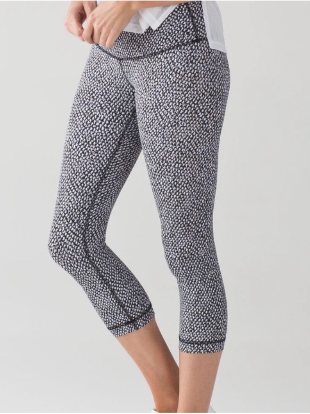 Lululemon Wunder Under Crop III Leggings ~ 6 ~ Arctic Grey Black